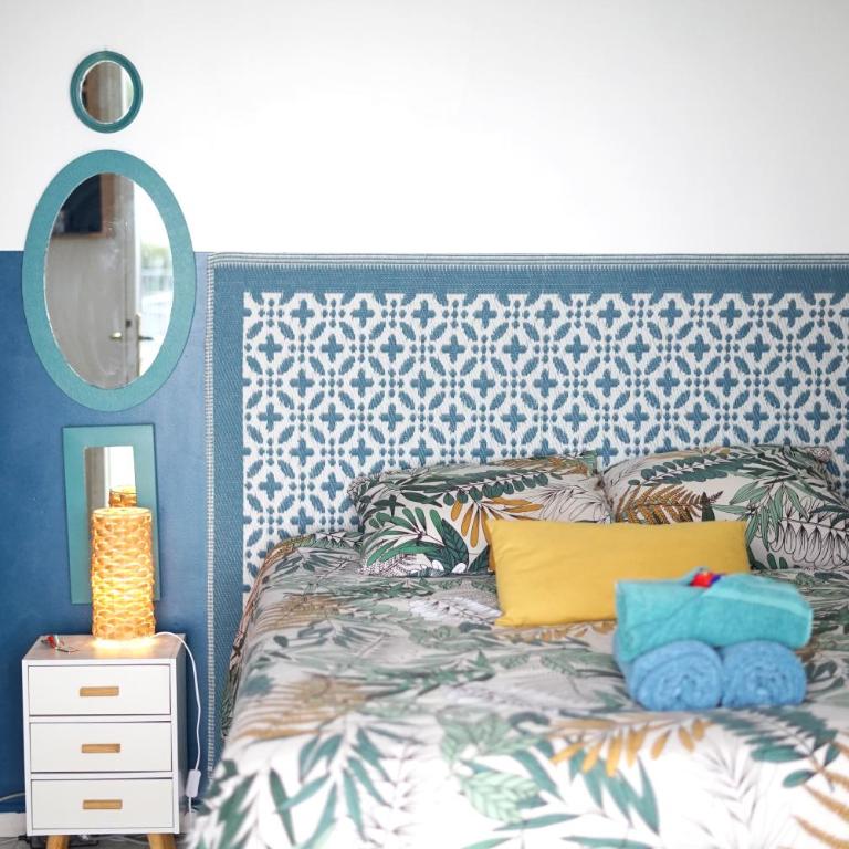 Les Volets Bleus - Chambre Double - Vue sur Piscine - 2