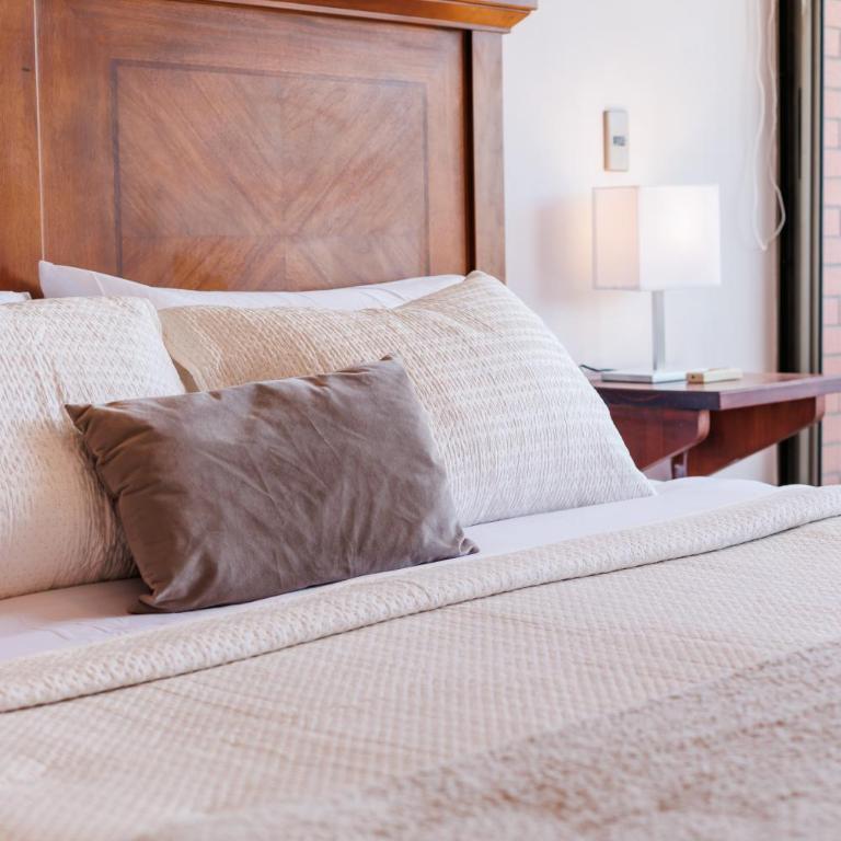 Las Condes Skyline View of Cerro Manquehue - One-Bedroom Apartment - 6