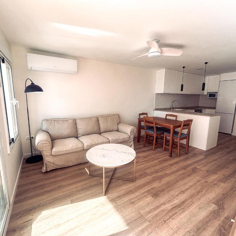 Primera línea en playa de Cullera - Two-Bedroom Apartment - 4