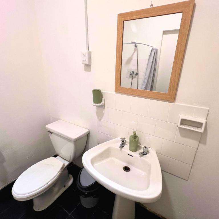 Silvestre Hostel - Triple Room with Private Bathroom - 6