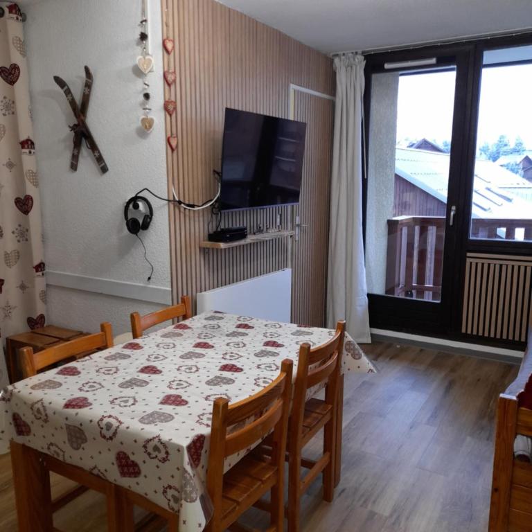 appartement 4 à 6 personnes la Joue du Loup - Appartement 1 Chambre avec Balcon et Vue sur les Montagnes - 2
