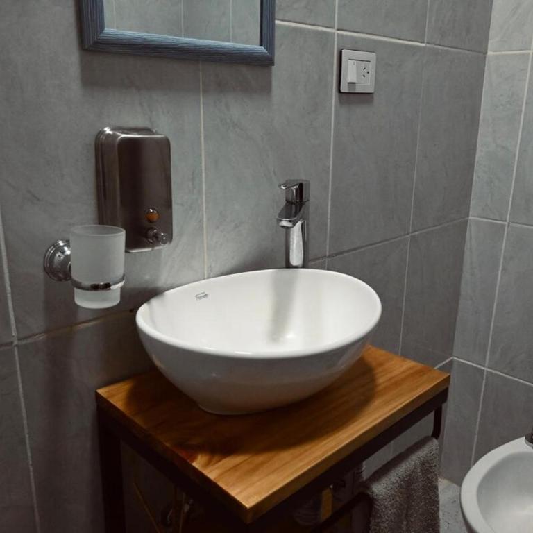 Casa en Luján, con cochera y a minutos de todo - Apartamento de 2 dormitorios - 4