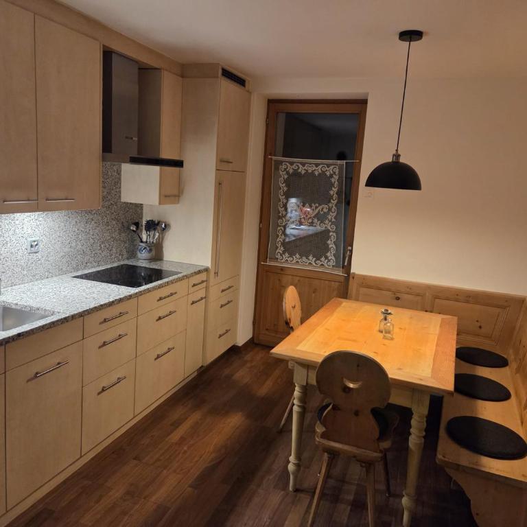 Chasa Bellavista - Apartment mit 3 Schlafzimmern und Balkon - 7