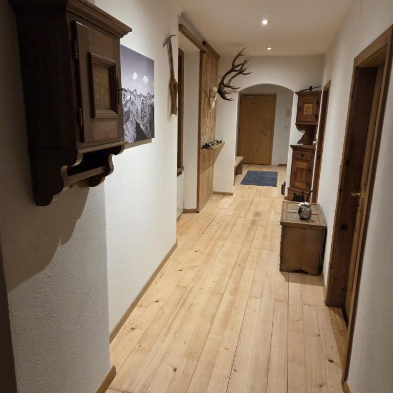 Chasa Bellavista - Apartment mit 3 Schlafzimmern und Balkon - 2