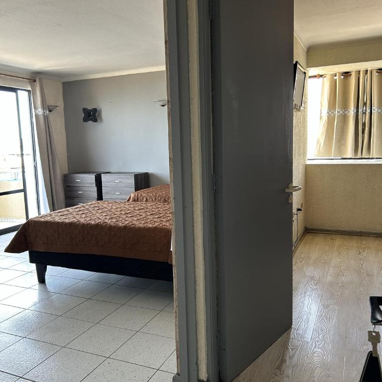 Hotel Capri - Standard Family Room - 3