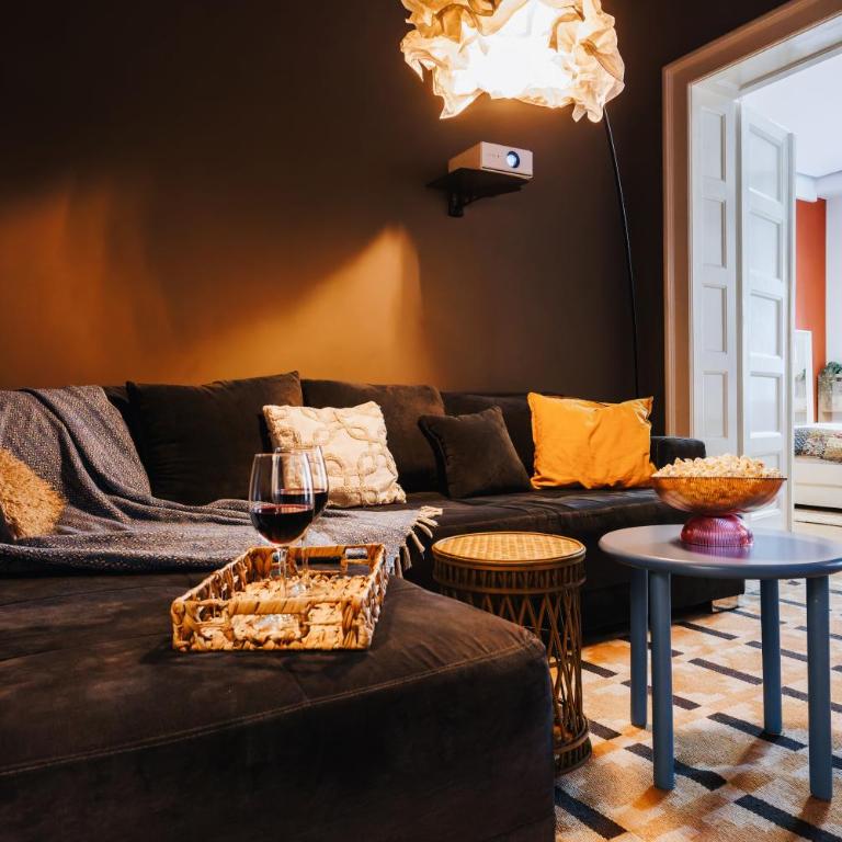 Grand Gallery with Cinema & Balcony Old Town - Three-Bedroom Premium Apartment with Balcony - 18