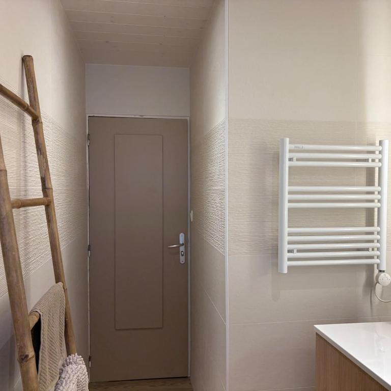 Appartement cosy 4 à 6 pers Parking Plage et Port de Sanary à 5 min - Apartamento de 3 dormitorios - 12