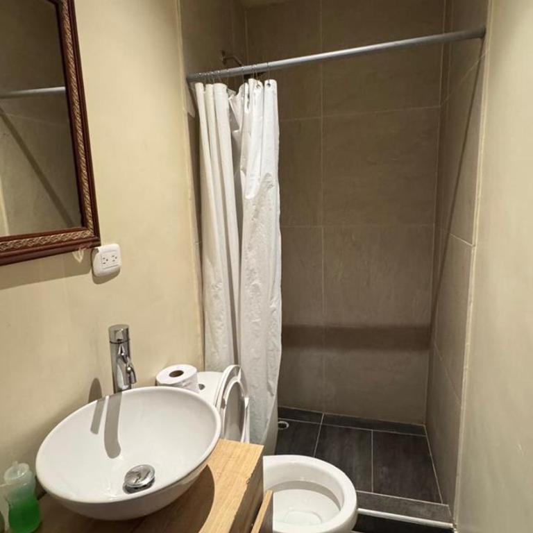 Hotel Montecarlo - Habitación Doble con baño privado - 5