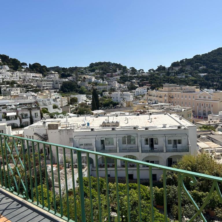 Casa Santa Teresa By CapriRooms - Two-Bedroom Apartment with Terrace and Sea View - 5