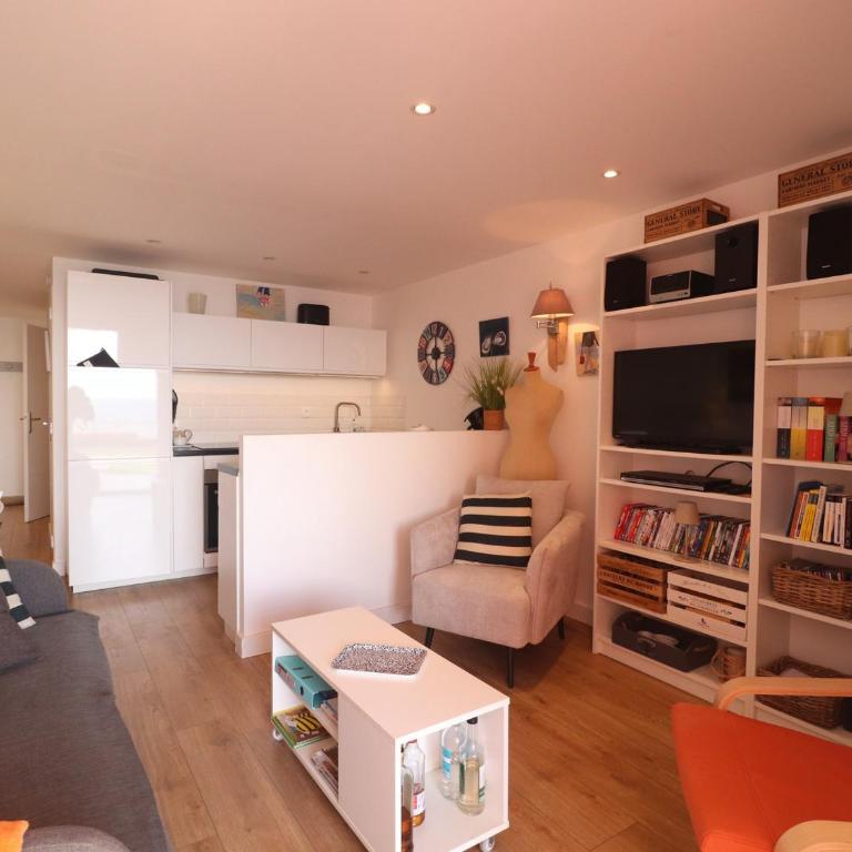 Magnifique 2 pièces rénové avec terrasse et accès plage - FR-1-472A-268 - Apartment - 17