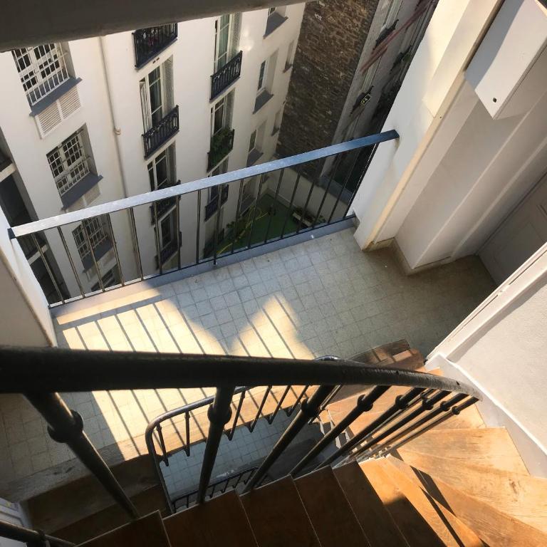Petite Attique - avec vue sur la tour Eiffel - Appartement 1 Chambre - 23