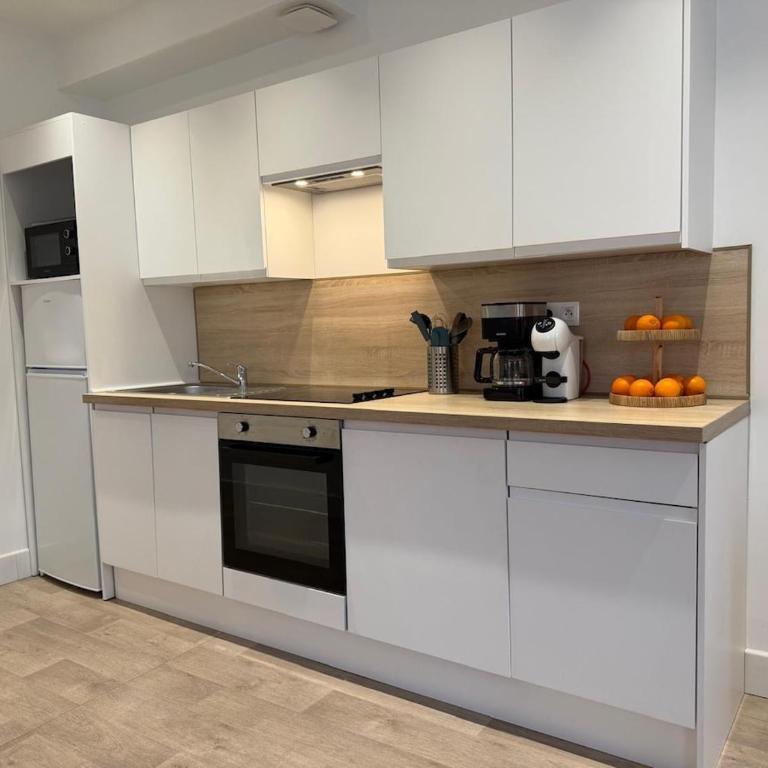 SASHA - Appart en centre-ville pour 6 pers avec Garage et Plage à 200m - Apartamento de 3 dormitorios - 25