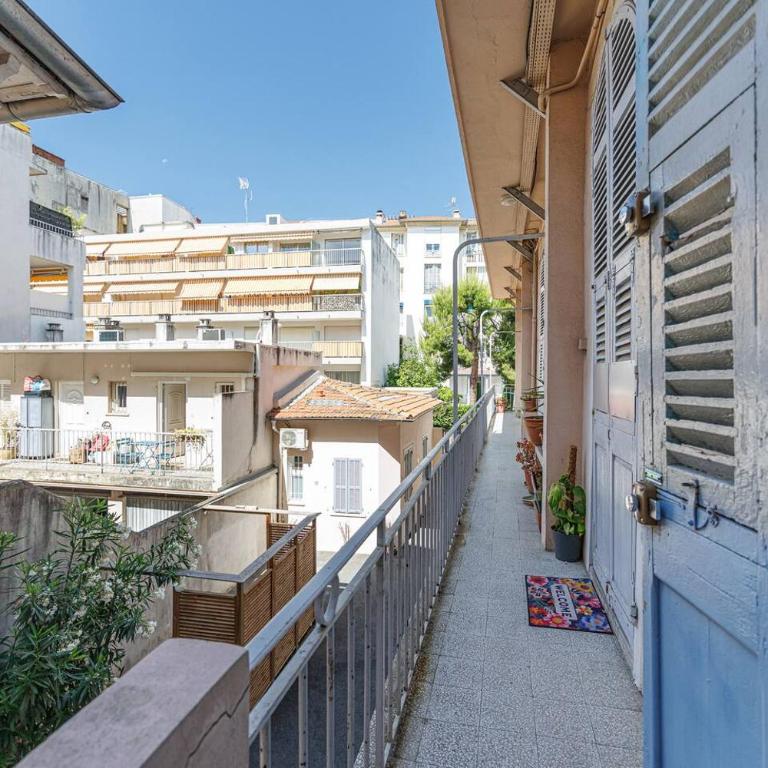 Studio Cosy Mezzanine 2-4p Carré d'Or - Appartement 1 Chambre - 25