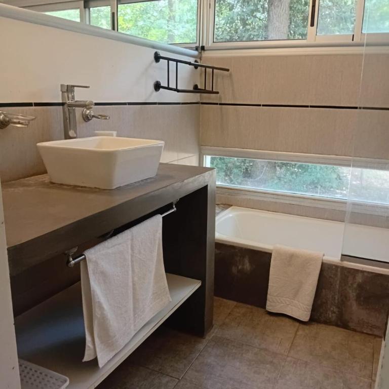 Excelente Casa Quinta Los Bosquecitos - Brandsen - Three-Bedroom House - 46