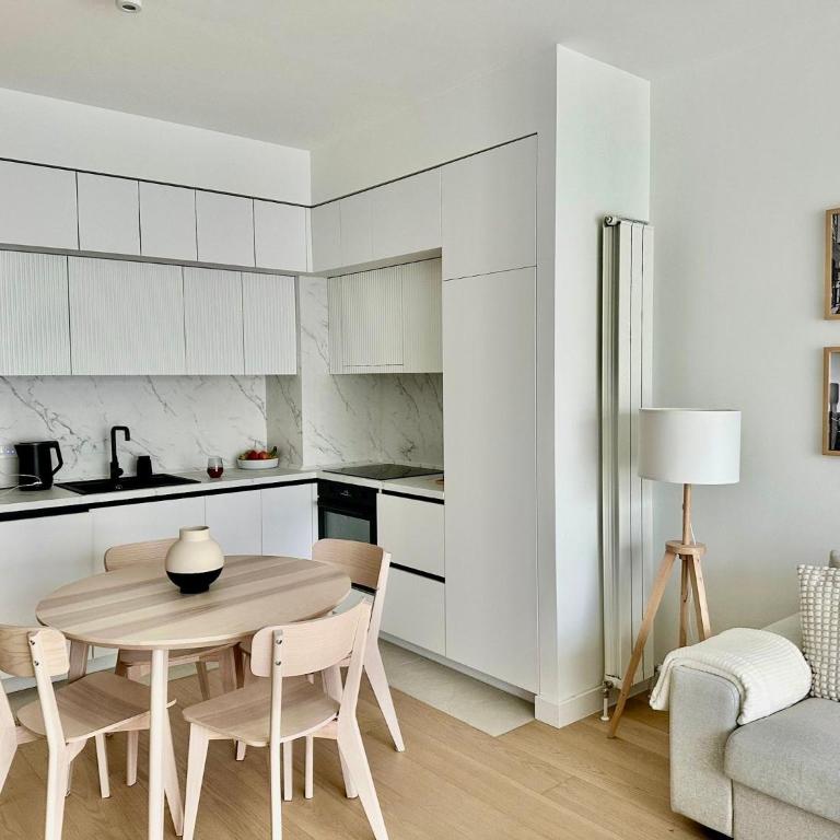 BW Loft Apartments FREE GARAGE Fast Wi-Fi - Apartment with Balcony - 7