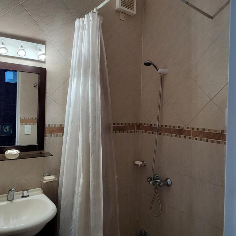 Depto ENTERO Amueblado a pasos del mar - Three-Bedroom Apartment - 14