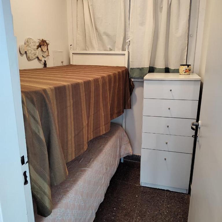 Depto ENTERO Amueblado a pasos del mar - Three-Bedroom Apartment - 6