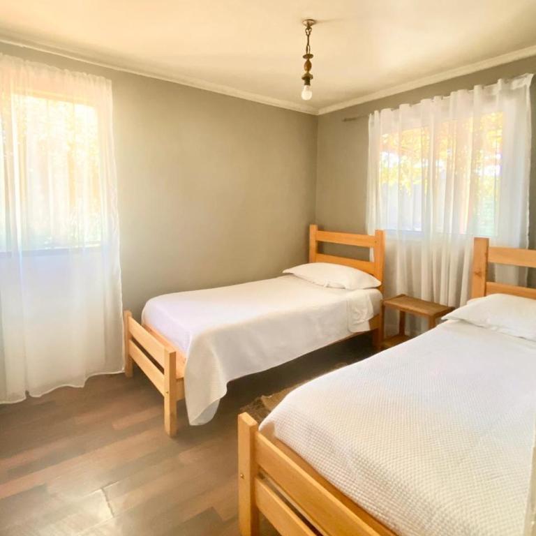 Hostal Marta 86 - Standard Double Room with Shared Bathroom - 4