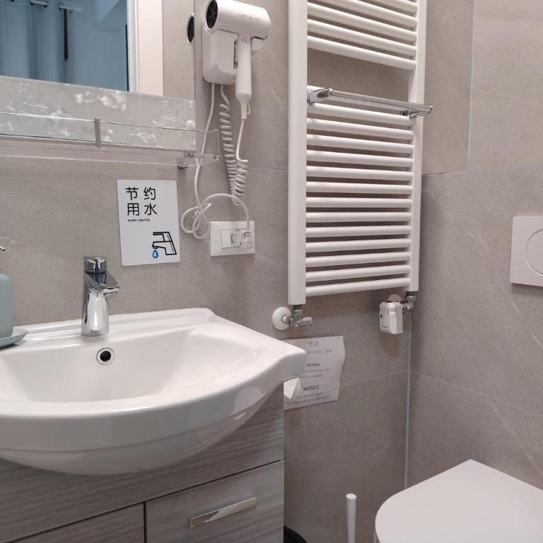 Bella Venezia Luxury Rooms - Camera Matrimoniale Deluxe con Balcone - 9