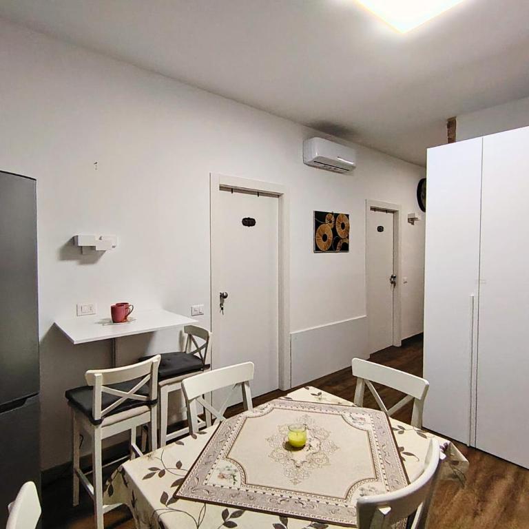 Bella Venezia Luxury Rooms - Camera Matrimoniale Deluxe con Balcone - 16