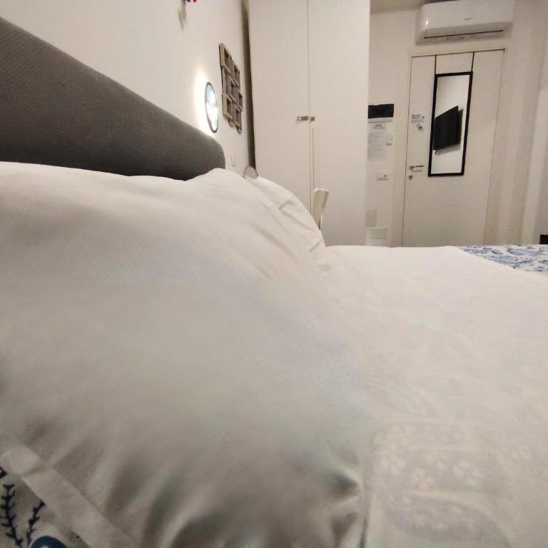 Bella Venezia Luxury Rooms - Camera Matrimoniale con Bagno Privato Esterno - 14