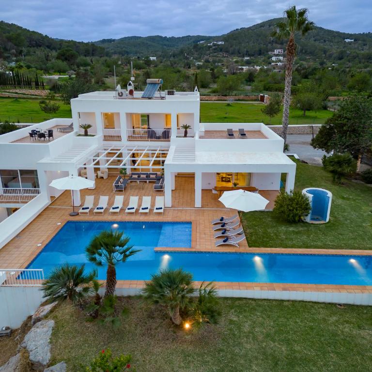 Villa near Ibiza Town sleeps 12,13 - Villa de 5 dormitorios - 4