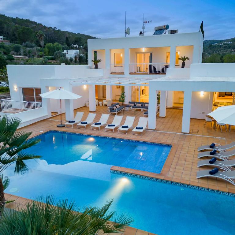 Villa near Ibiza Town sleeps 12,13 - Villa de 5 dormitorios - 10