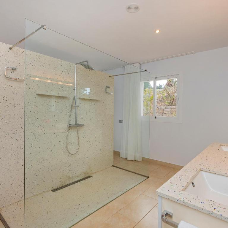 Villa near Ibiza Town sleeps 12,13 - Villa de 5 dormitorios - 16
