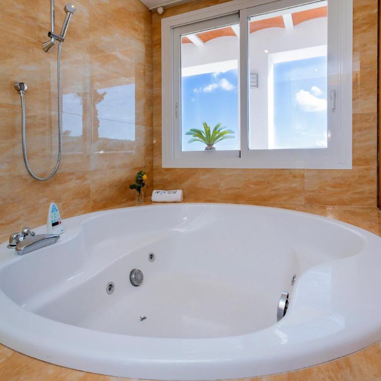 Villa near Ibiza Town sleeps 12,13 - Villa de 5 dormitorios - 26