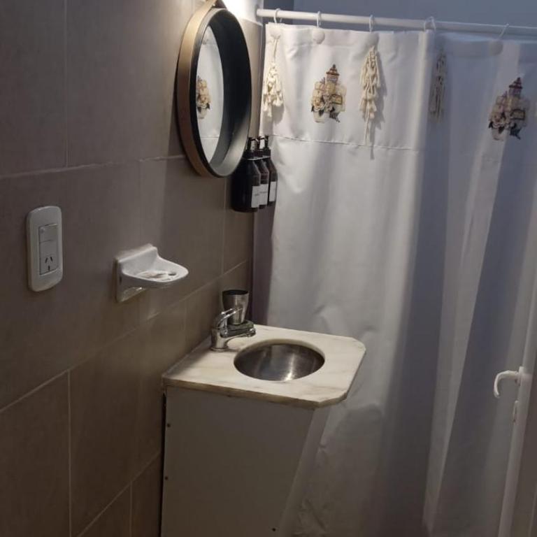 Alojamiento San Nicolas - Habitación Doble Superior - 1 cama extragrande o 2 individuales - 4