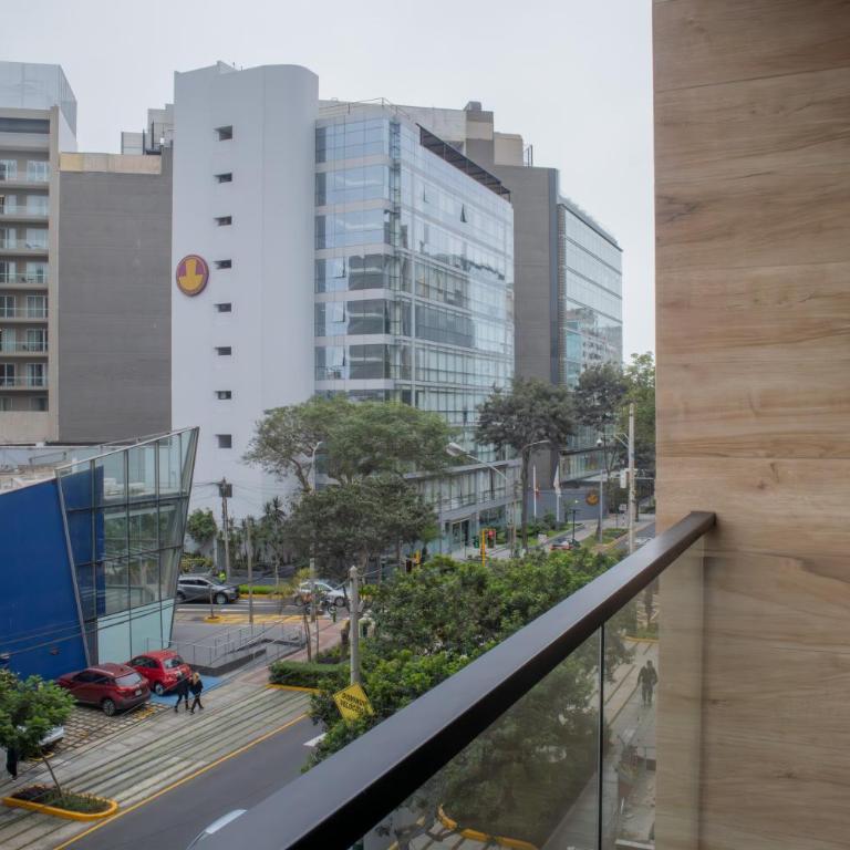 Art Residence in Miraflores by Wynwood House - One-Bedroom Apartment - 11