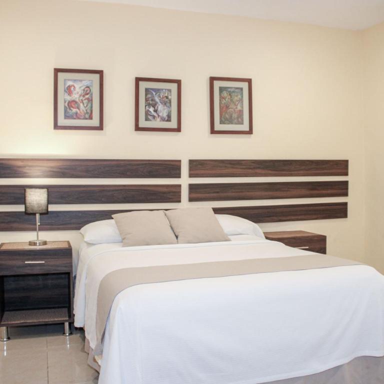 Casa 3 Torres, Calle 76. - Three-Bedroom House - 19