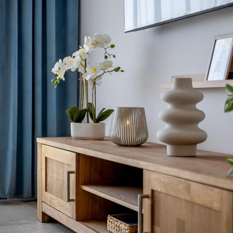Iconic Sea View - Two-Bedroom Apartment - 13