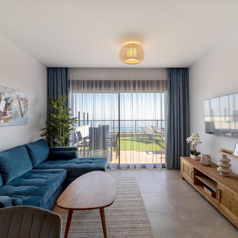 Iconic Sea View - Two-Bedroom Apartment - 19