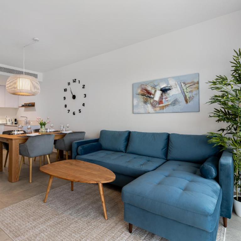 Iconic Sea View - Two-Bedroom Apartment - 15
