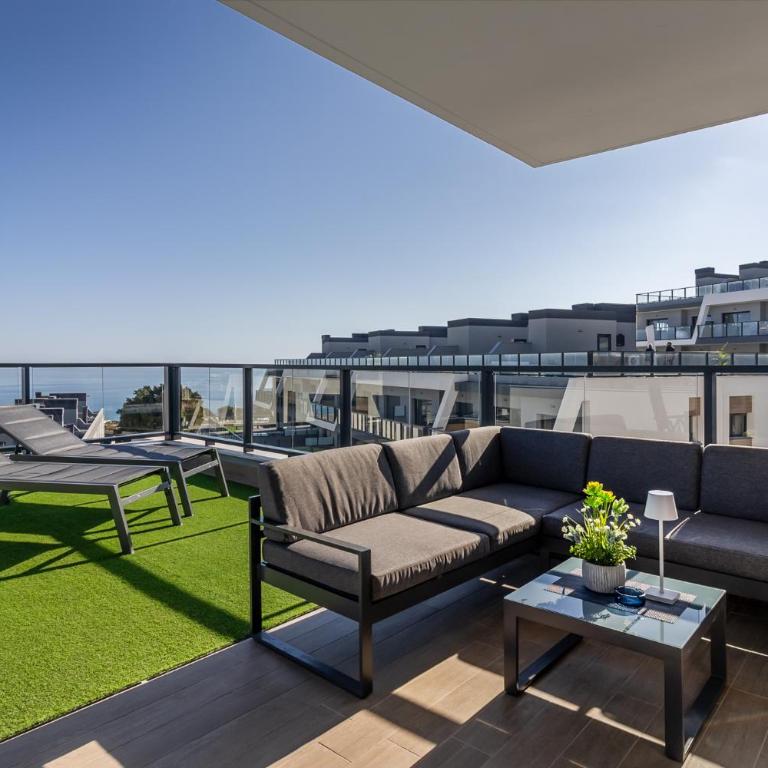 Iconic Sea View - Two-Bedroom Apartment - 23