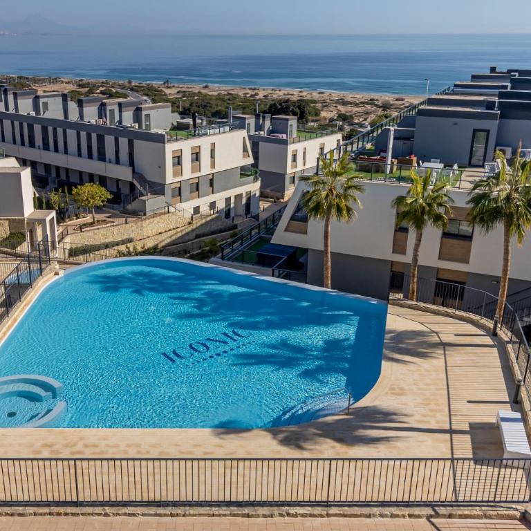 Iconic Sea View - Two-Bedroom Apartment - 8