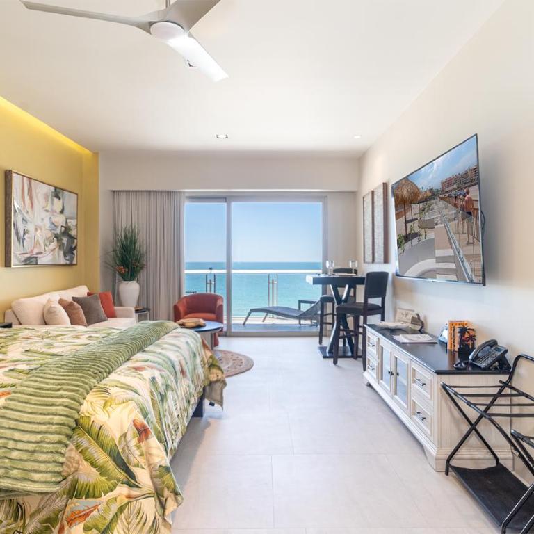 Stylish Oceanfront Studio Retreat with Breathtaking Views - Casa - 13
