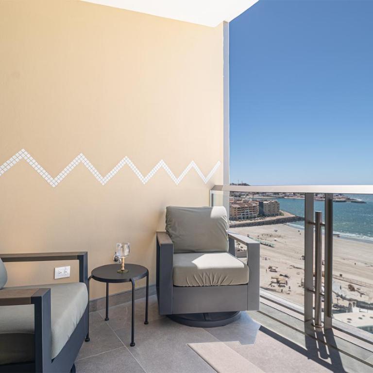 Stylish Oceanfront Studio Retreat with Breathtaking Views - Casa - 24