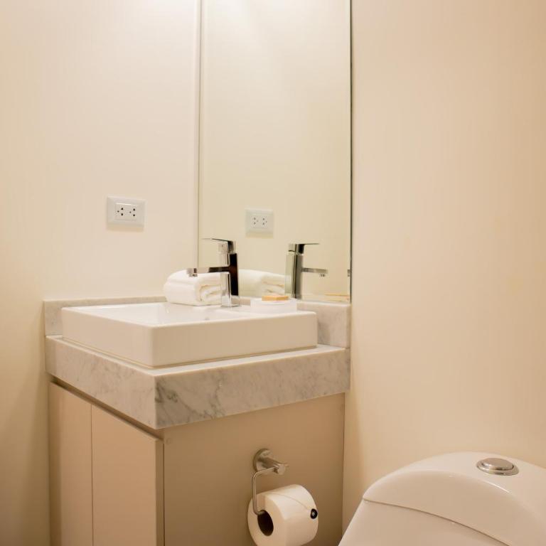 Art Residence in Miraflores by Wynwood House - One-Bedroom Deluxe Apartment - 5