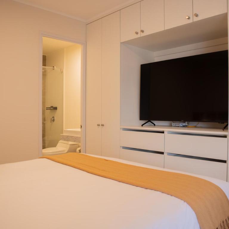 Art Residence in Miraflores by Wynwood House - One-Bedroom Apartment - 7
