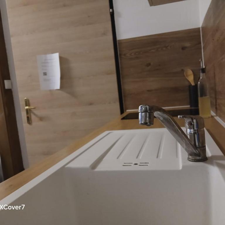 Ideal for 7 with Kitchen near Danube - Apartment mit 1 Schlafzimmer - 7