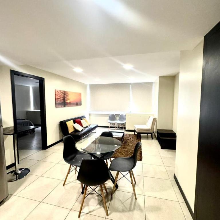 Amplio departamento en Puerto Santa Ana - Two-Bedroom Apartment - 9