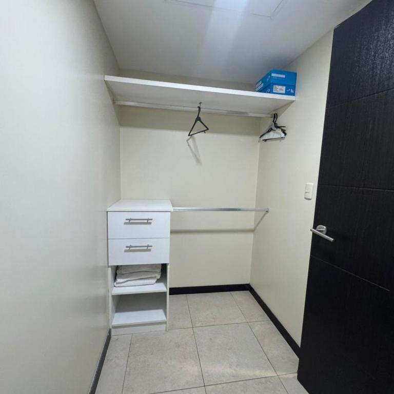 Amplio departamento en Puerto Santa Ana - Two-Bedroom Apartment - 30