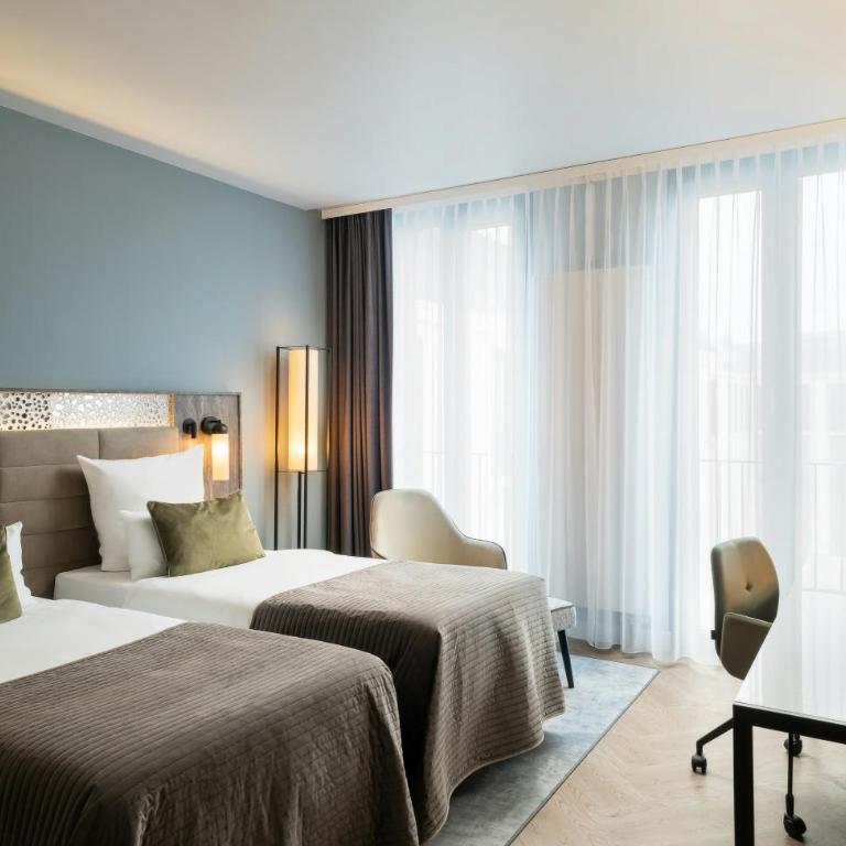 Leonardo Royal Hotel Munich - Comfort Dreibettzimmer - 7