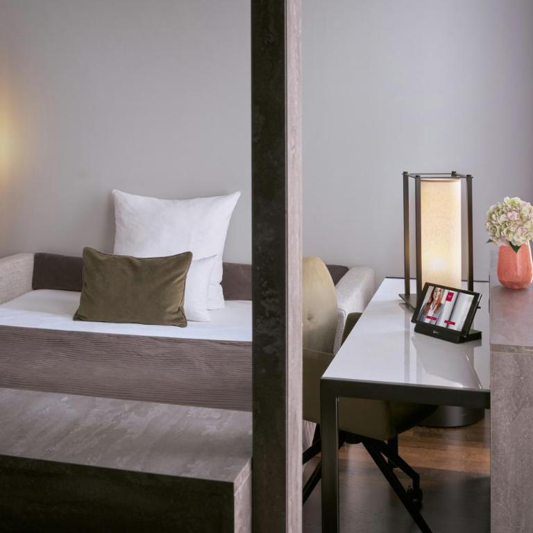 Leonardo Royal Hotel Munich - Deluxe Doppelzimmer - 4