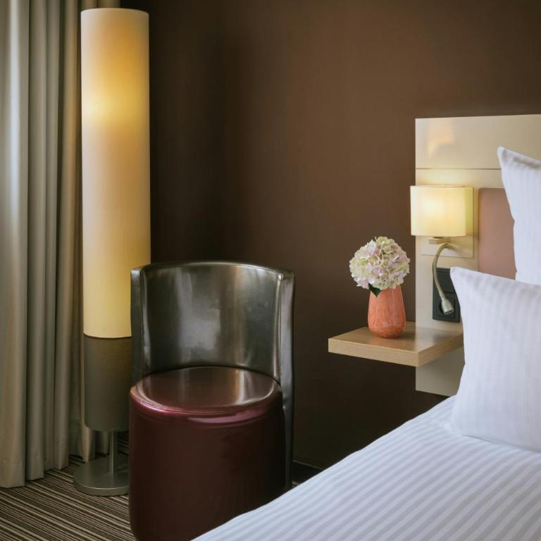 Leonardo Boutique Hotel Munich - Deluxe Triple Room - 4