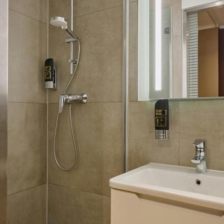 Leonardo Boutique Hotel Munich - Comfort Double or Twin Room - 4