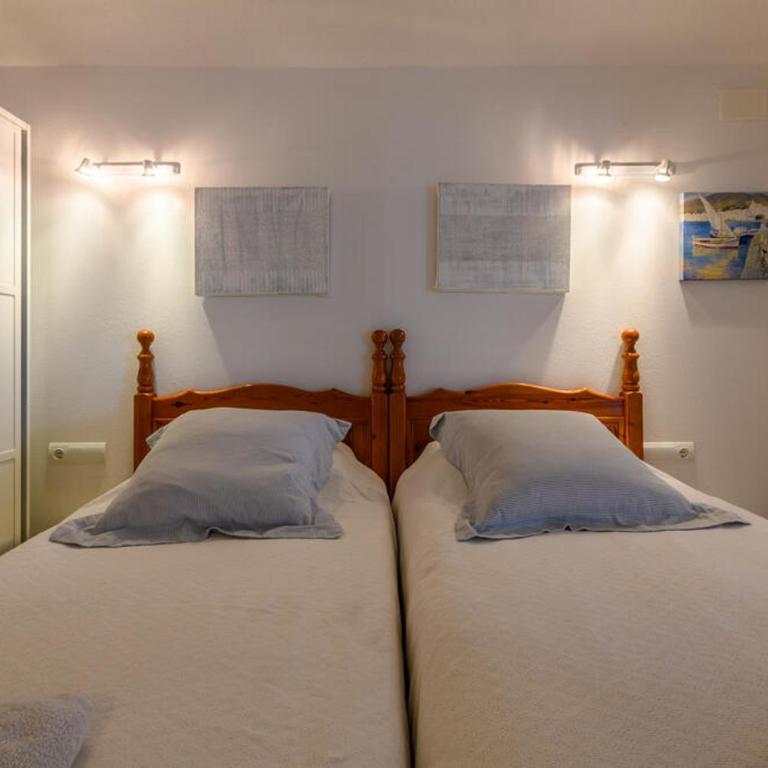 Preciosa casa con garaje ideal para familias - Casa de 4 dormitorios - 2