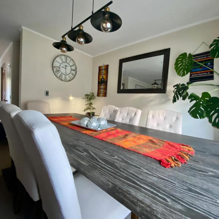 Casa Curicó FULL equipada, excelente ubicación 3 habitaciones, 3 baños - Three-Bedroom House - 2